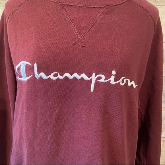 Champion  women's burgundy‎ crew neck sweatshirt in size medium - Picture 5 of 8